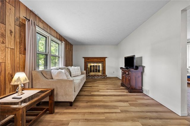 6149 Barkwood Court, Farmington, NY 14425