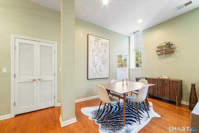 30 Schoolhouse Drive 206, West Hartford, CT 06110