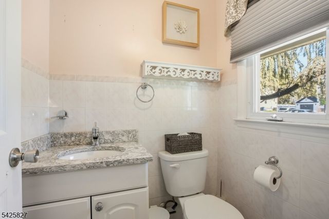 11 Briar Hills Cir, Springfield Twp., NJ 07081