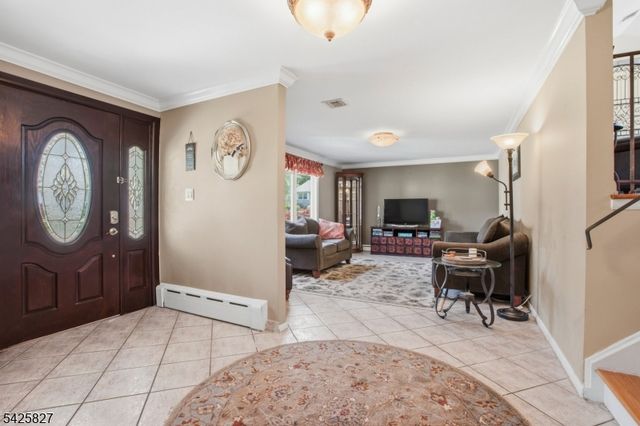 11 Briar Hills Cir, Springfield Twp., NJ 07081