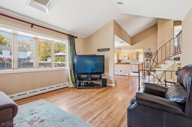 11 Briar Hills Cir, Springfield Twp., NJ 07081