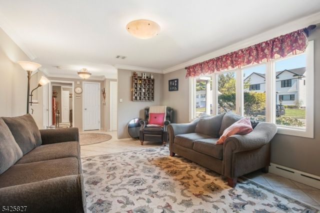 11 Briar Hills Cir, Springfield Twp., NJ 07081