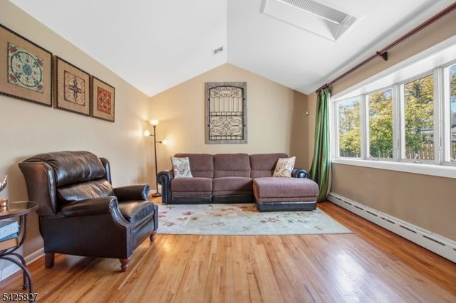 11 Briar Hills Cir, Springfield Twp., NJ 07081