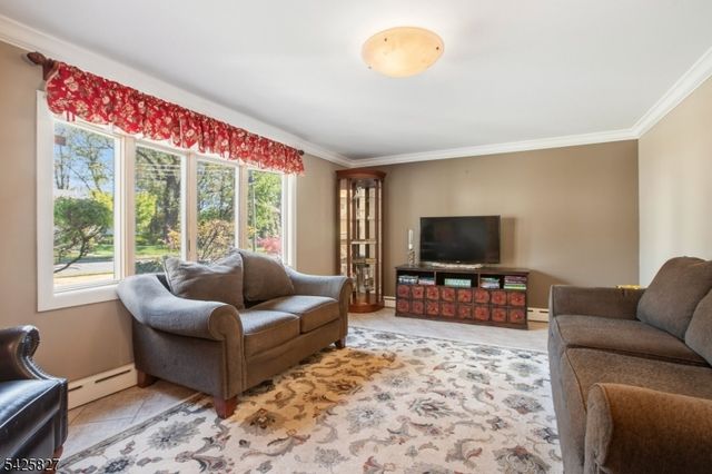 11 Briar Hills Cir, Springfield Twp., NJ 07081