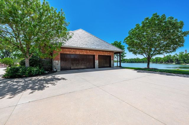 6737 W 29th St N, Wichita, KS 67205