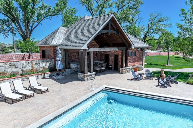 6737 W 29th St N, Wichita, KS 67205