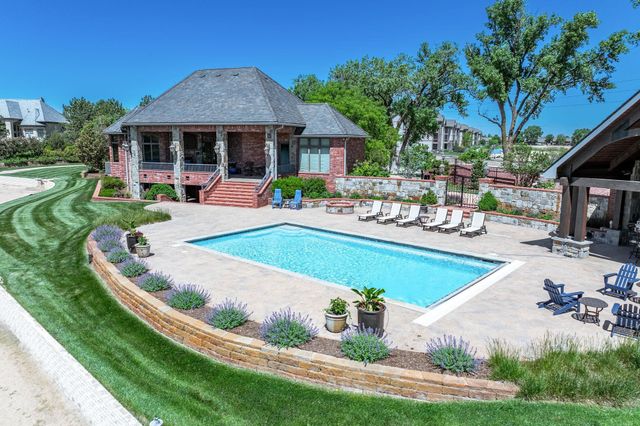 6737 W 29th St N, Wichita, KS 67205