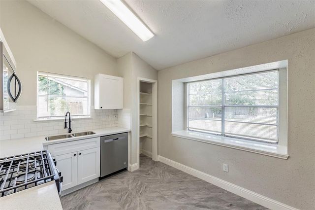 10723 Thorncliff Drive, Humble, TX 77396