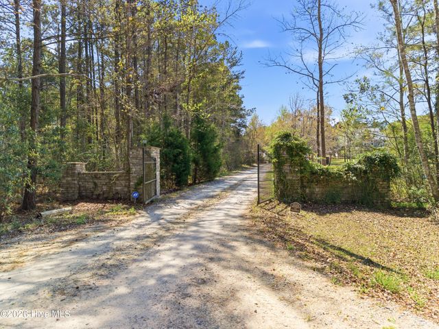 6270 Slade Drive NW, Ocean Isle Beach, NC 28469