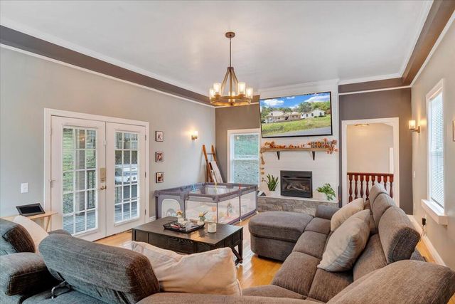 6544 Owens RD, Radford, VA 24141