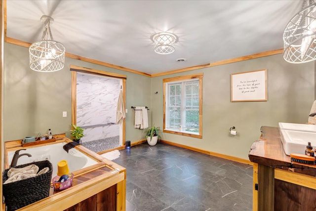 6544 Owens RD, Radford, VA 24141