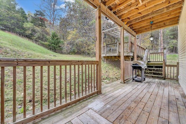 6544 Owens RD, Radford, VA 24141