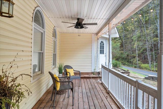 6544 Owens RD, Radford, VA 24141