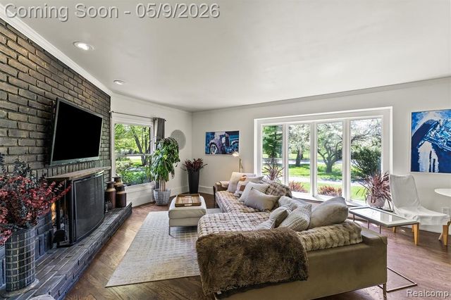25080 Glynholm Court, Bloomfield Hills, MI 48301