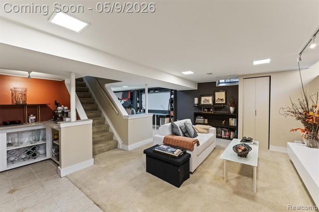 25080 Glynholm Court, Bloomfield Hills, MI 48301