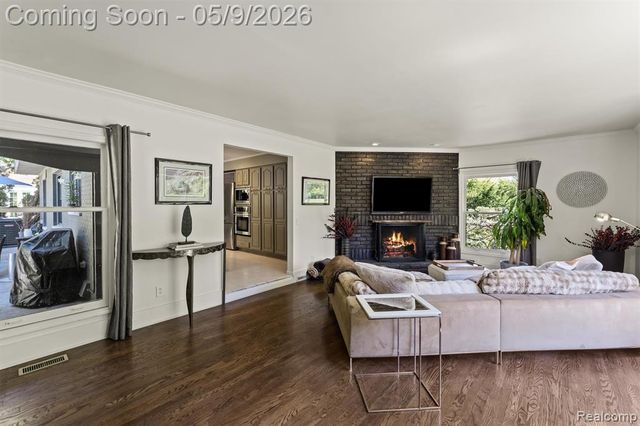 25080 Glynholm Court, Bloomfield Hills, MI 48301