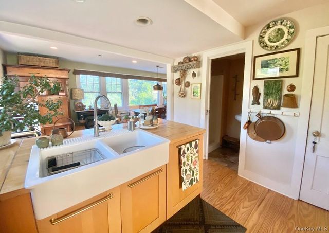 434 Joys Lane, Hurley, NY 12443