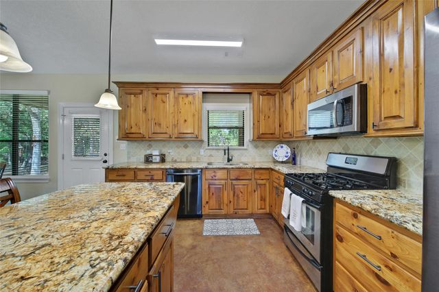 22100 Stone Creek Lane, Montgomery, TX 77316