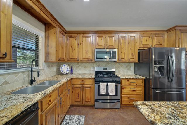 22100 Stone Creek Lane, Montgomery, TX 77316