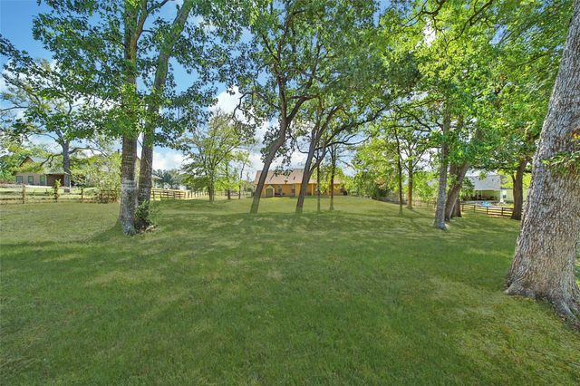 22100 Stone Creek Lane, Montgomery, TX 77316