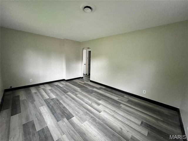 720 Beardsley Court, St Louis, MO 63135