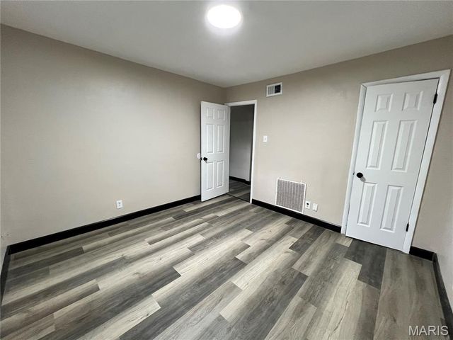 720 Beardsley Court, St Louis, MO 63135