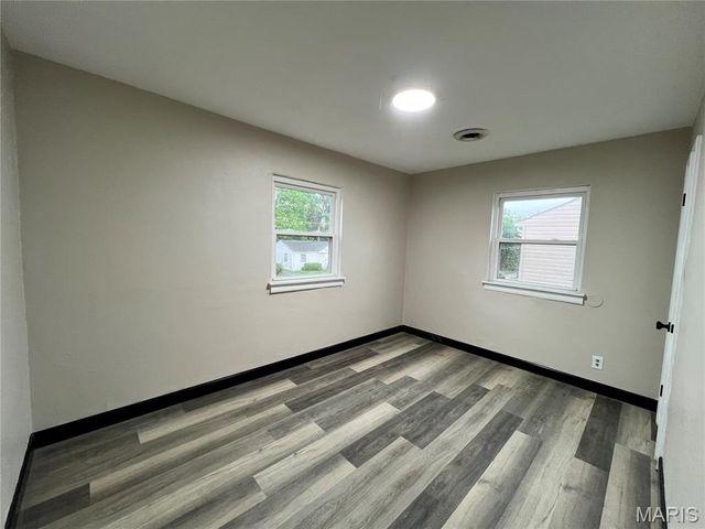 720 Beardsley Court, St Louis, MO 63135