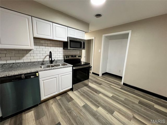720 Beardsley Court, St Louis, MO 63135
