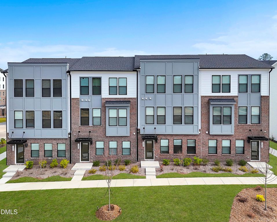 521 Hedrick Rdg Road, Cary, NC 27519