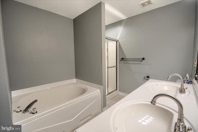 557 BROXTON CT, Harleysville, PA 19438