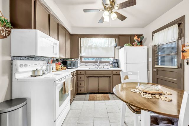 12 Hillsboro Rd, Clarksville, TN 37042