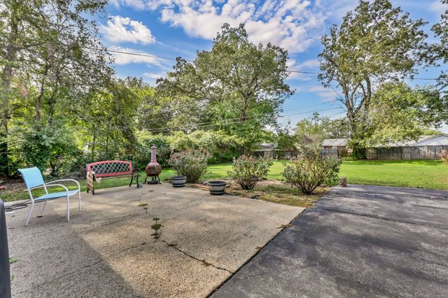 12 Hillsboro Rd, Clarksville, TN 37042