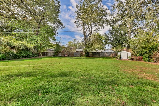 12 Hillsboro Rd, Clarksville, TN 37042