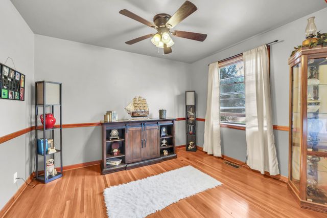 12 Hillsboro Rd, Clarksville, TN 37042