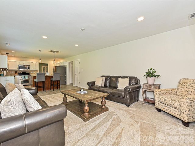 126 Rusty Nail Drive, Mooresville, NC 28115