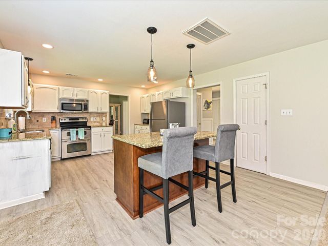 126 Rusty Nail Drive, Mooresville, NC 28115