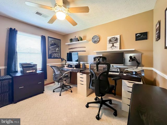 268 KESTREL DR, Falling Waters, WV 25419