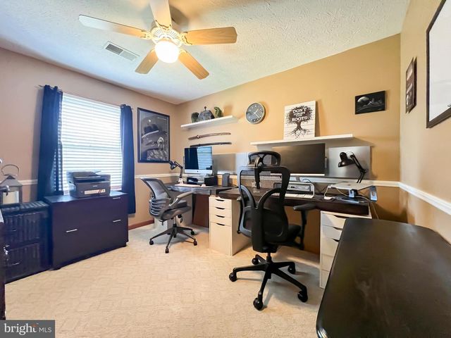 268 KESTREL DR, Falling Waters, WV 25419