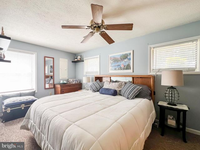 268 KESTREL DR, Falling Waters, WV 25419