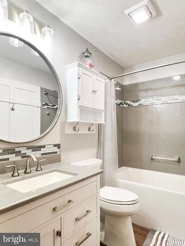 268 KESTREL DR, Falling Waters, WV 25419