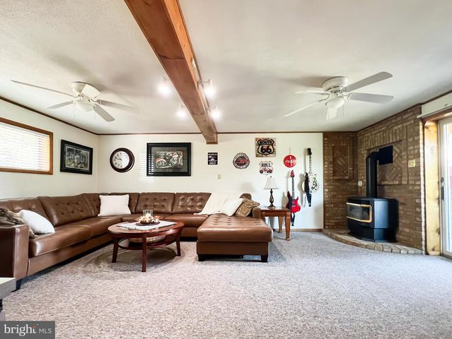 268 KESTREL DR, Falling Waters, WV 25419