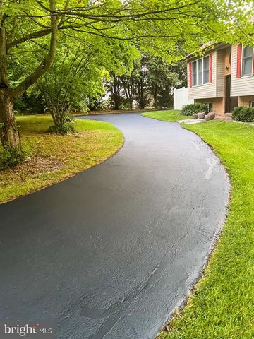 268 KESTREL DR, Falling Waters, WV 25419