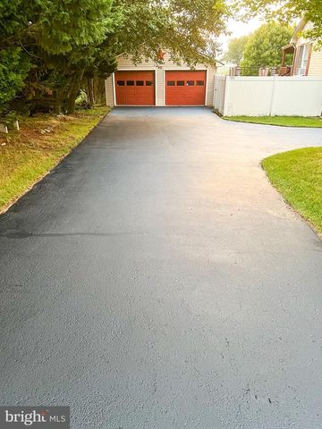 268 KESTREL DR, Falling Waters, WV 25419