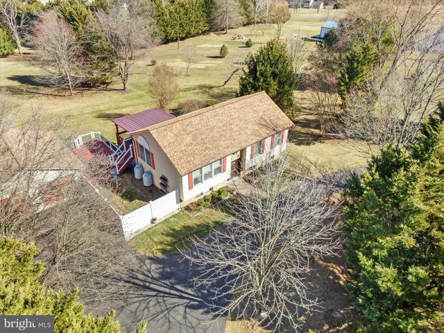 268 KESTREL DR, Falling Waters, WV 25419