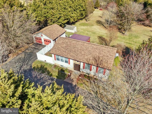 268 KESTREL DR, Falling Waters, WV 25419