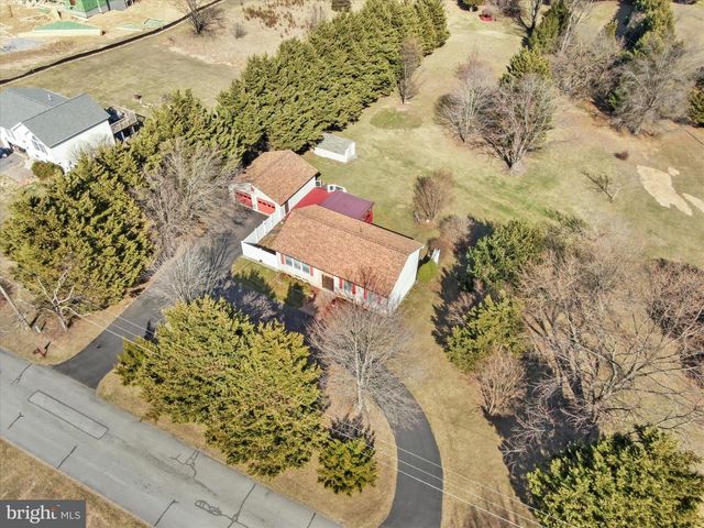 268 KESTREL DR, Falling Waters, WV 25419