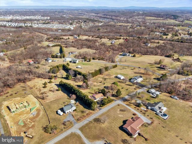 268 KESTREL DR, Falling Waters, WV 25419