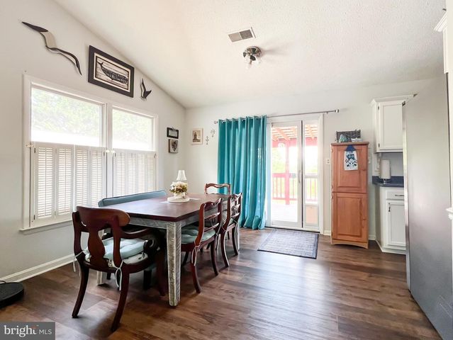 268 KESTREL DR, Falling Waters, WV 25419