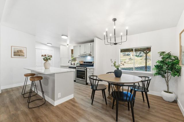 40089 John West Road, Oakhurst, CA 93644