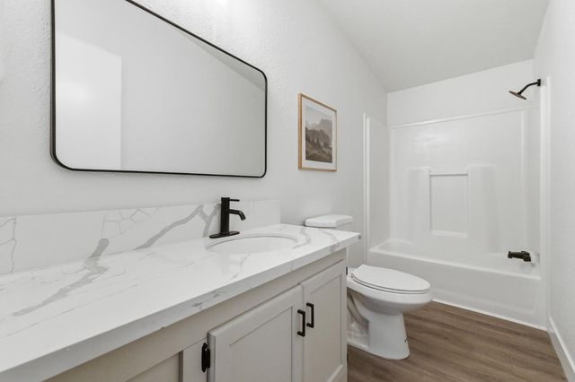 40089 John West Road, Oakhurst, CA 93644